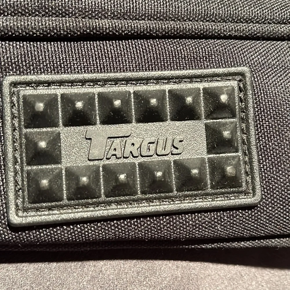 Targus Laptop Bag Classic Slim Briefcase Messenger Bag,Foam Padded Laptop Case